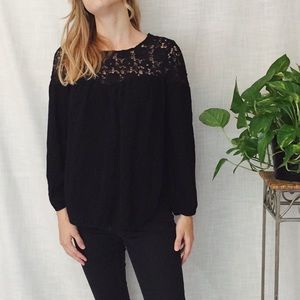 ‼️ Old Navy Lace Eyelet Blouse